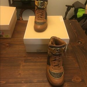 Michael Kors Signature Sneaker